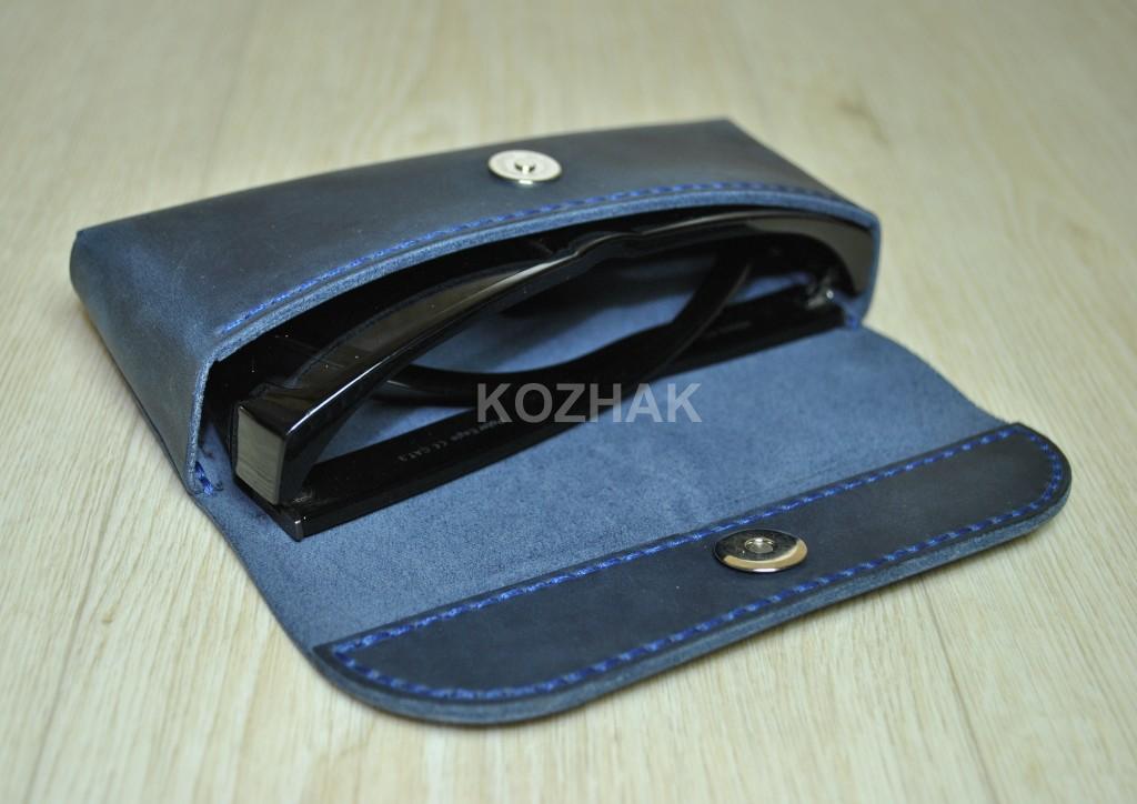 Футляр для сонцезахисних окулярів з темно-синьої шкіри