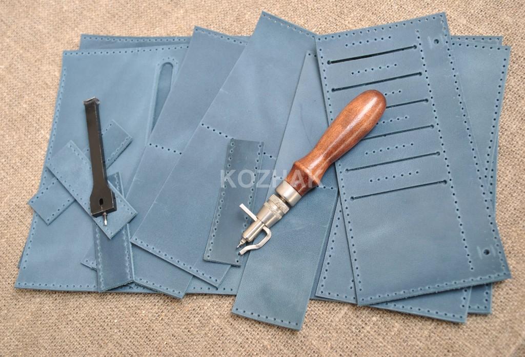 Синий кожаный кошелек с контрастной нитью ручной работы