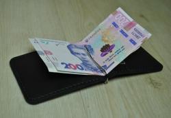 Зажим для денег черного цвета из натуральной кожи кожи