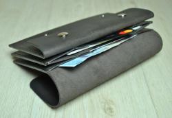 Вместительный кожаный кошелек ручной работы