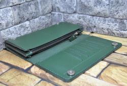 Зелений шкіряний гаманець ручної роботи на магнітах